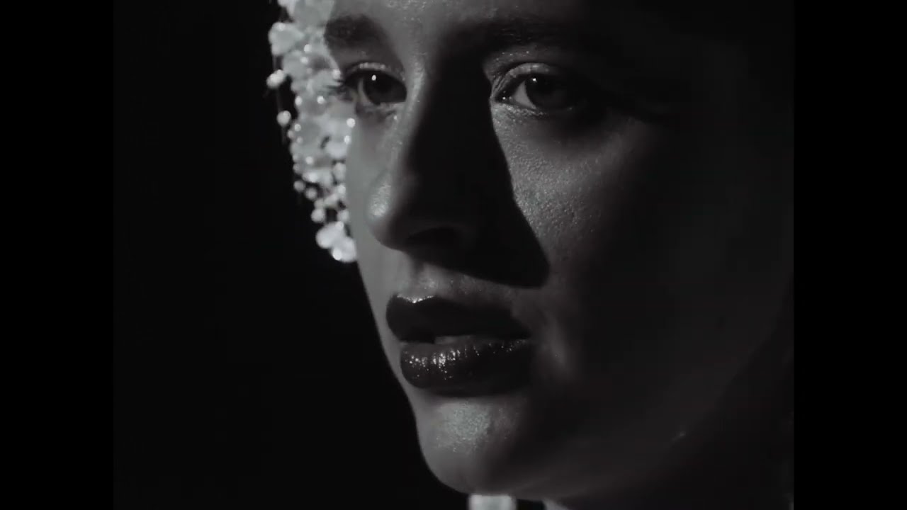 Sara Azurza - Heriotzean (Official video)