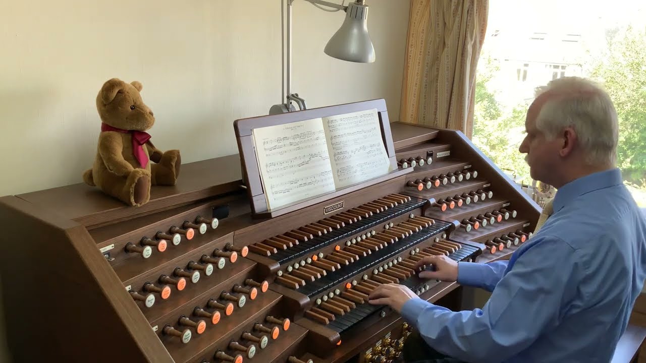 JS Bach &ndash; Prelude & Fugue in D minor BWV 554 (Eight Short, No 2)