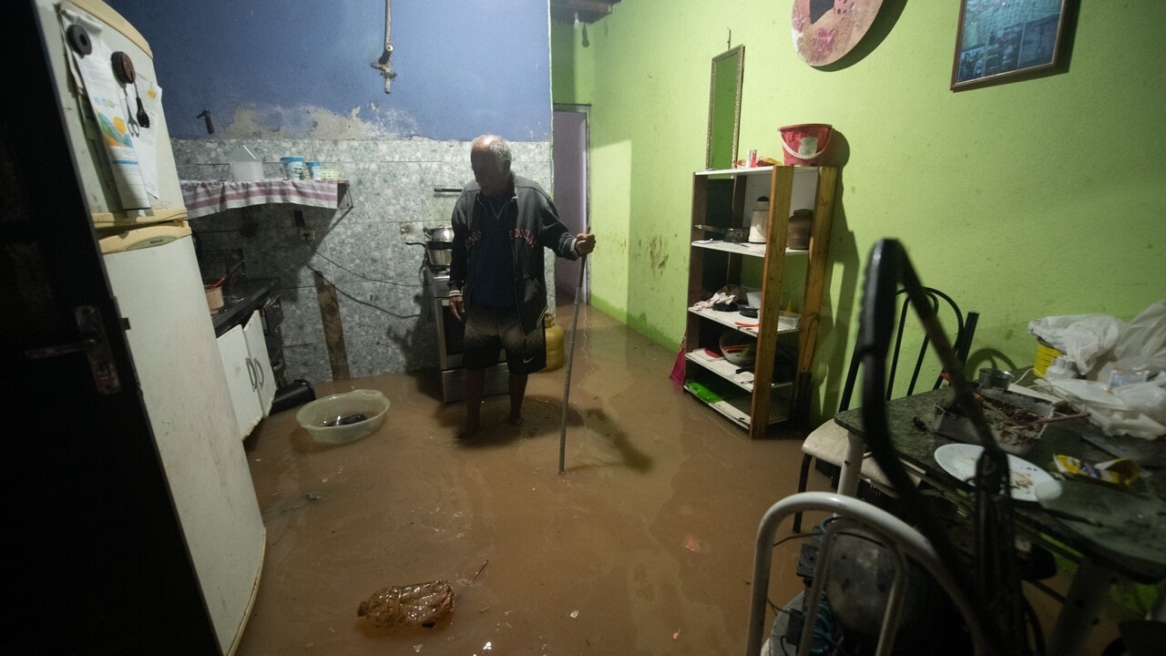 Cerca de 120 casas são afetadas por alagamento no Santa Tereza, em Taubaté