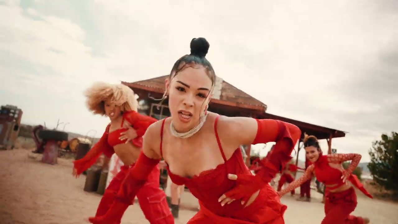 MAMA'S EYES  - METTE TOWLEY FT CAMP HODGE SZN4