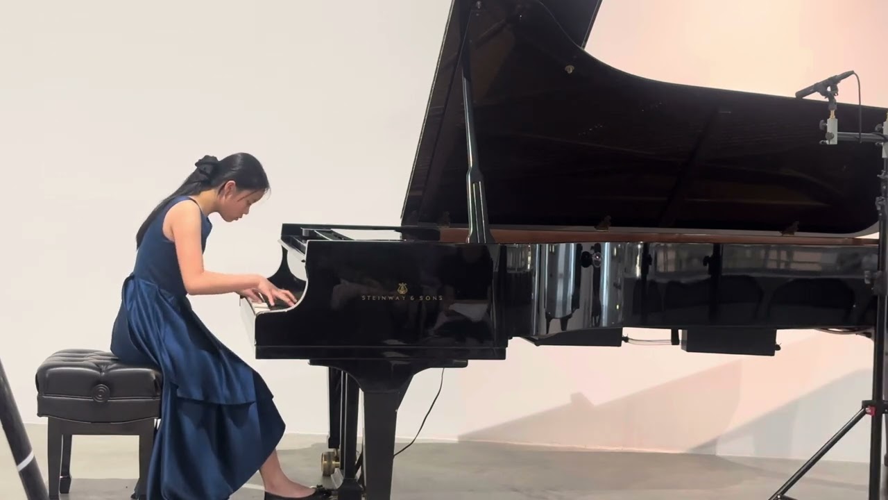 Phillip Glass, Etude No 6, by Amanda Huang (14-year old)