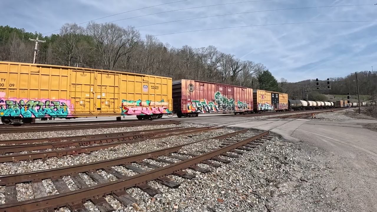 Norfolk Southern 196 with 1 up front & 1 on the rear North in Oakdale Tennessee 