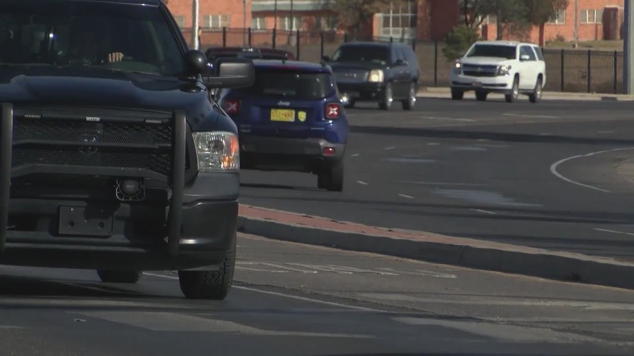 It is now illegal to stand on certain medians in Village of Los Lunas