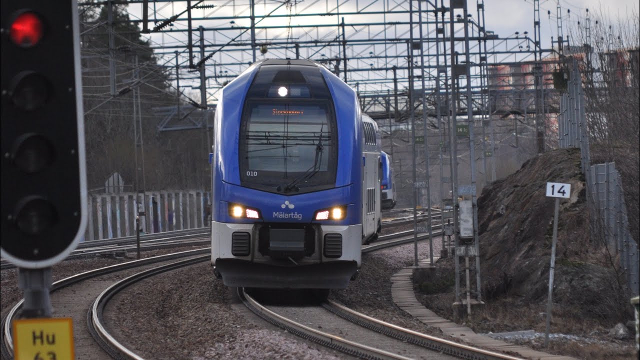 Tåg i Huddinge februari 2023.