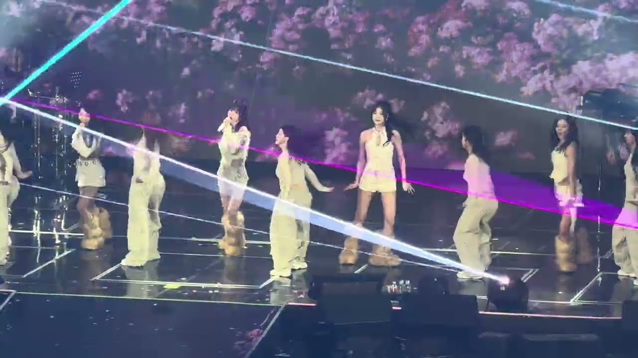 260221 Apink (에이핑크) - Love Me More｜2026 Apink 8th Concert 〈The Origin : APINK〉 DAY1