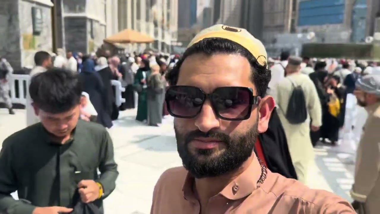 haram ashareef or masjid jin ka ￼ ￼ view