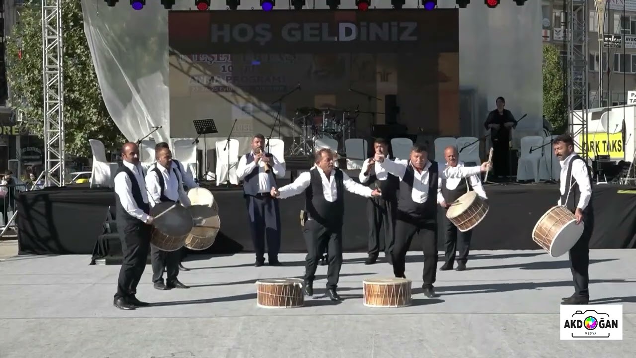 Bozkırın Tezenlerinden Davul Zurna Gösterisi. Bu ekip harika