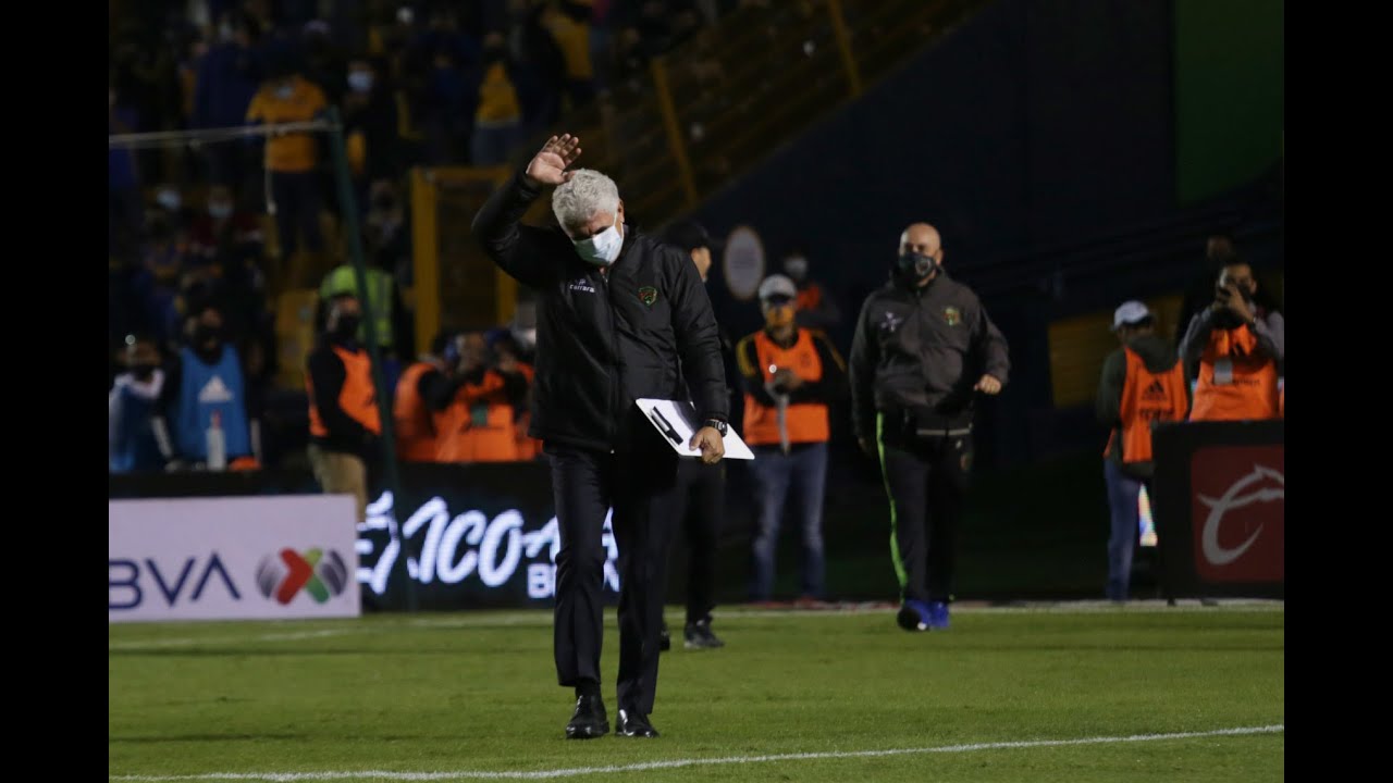 Bienvenida a Tuca al Volcán Universitario afición y jugadores.