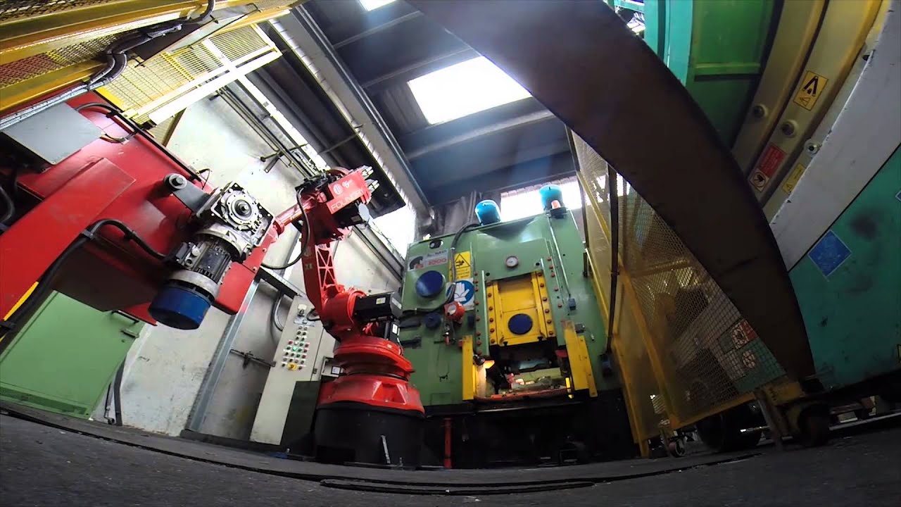 Comau Robots Machine Tending for Quality Control and Visual Inspection