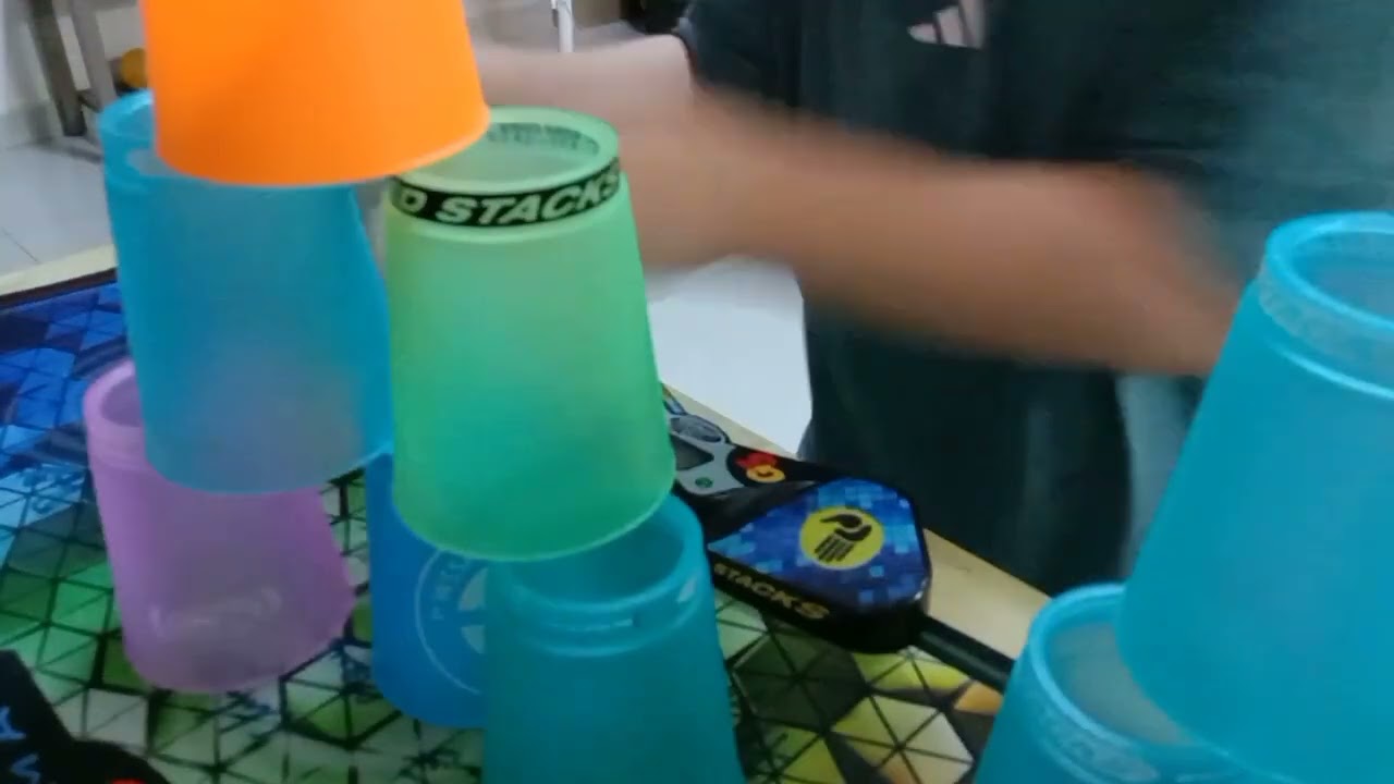 Some random clips of me stacking and cubing