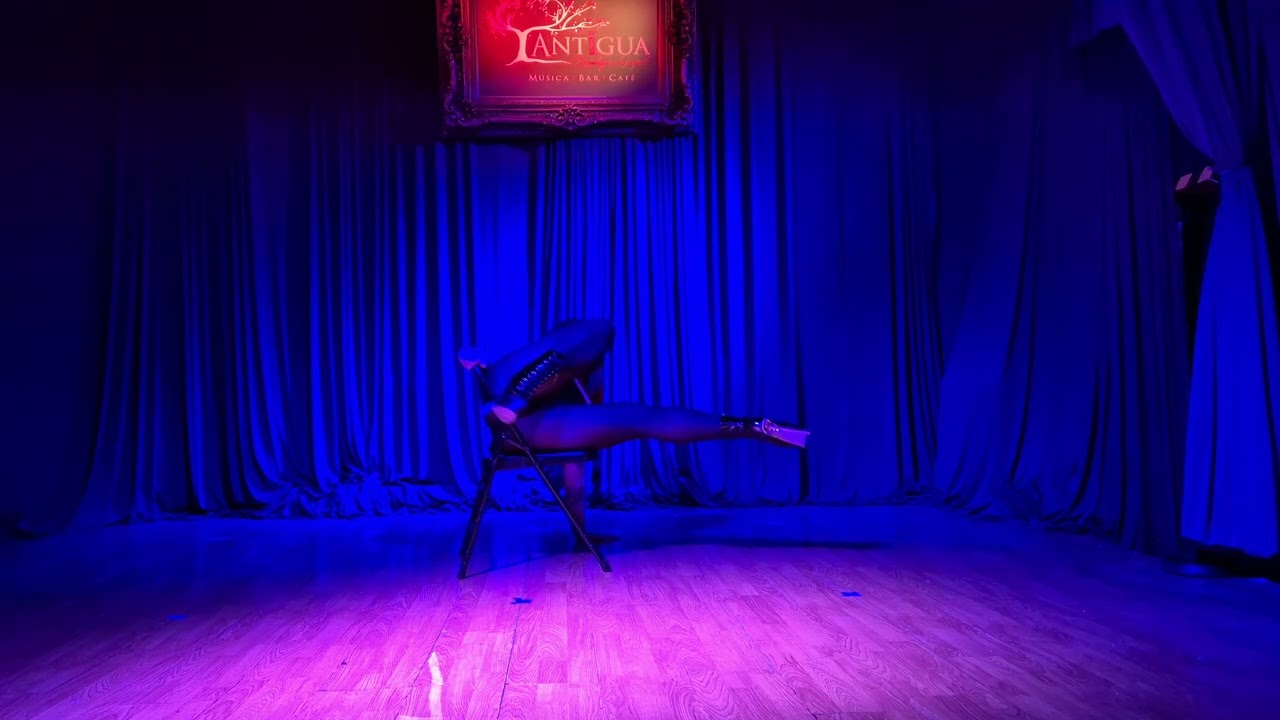 Boudoir dance / Give It - Betta Lemme (ACARPETJ) KRAMPUS VS SANTA FESTIVAL