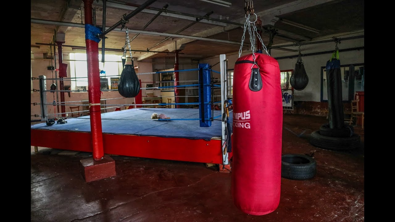 Exploring Abandoned Boxing Gym Under Church - Urbex Lost Places UK