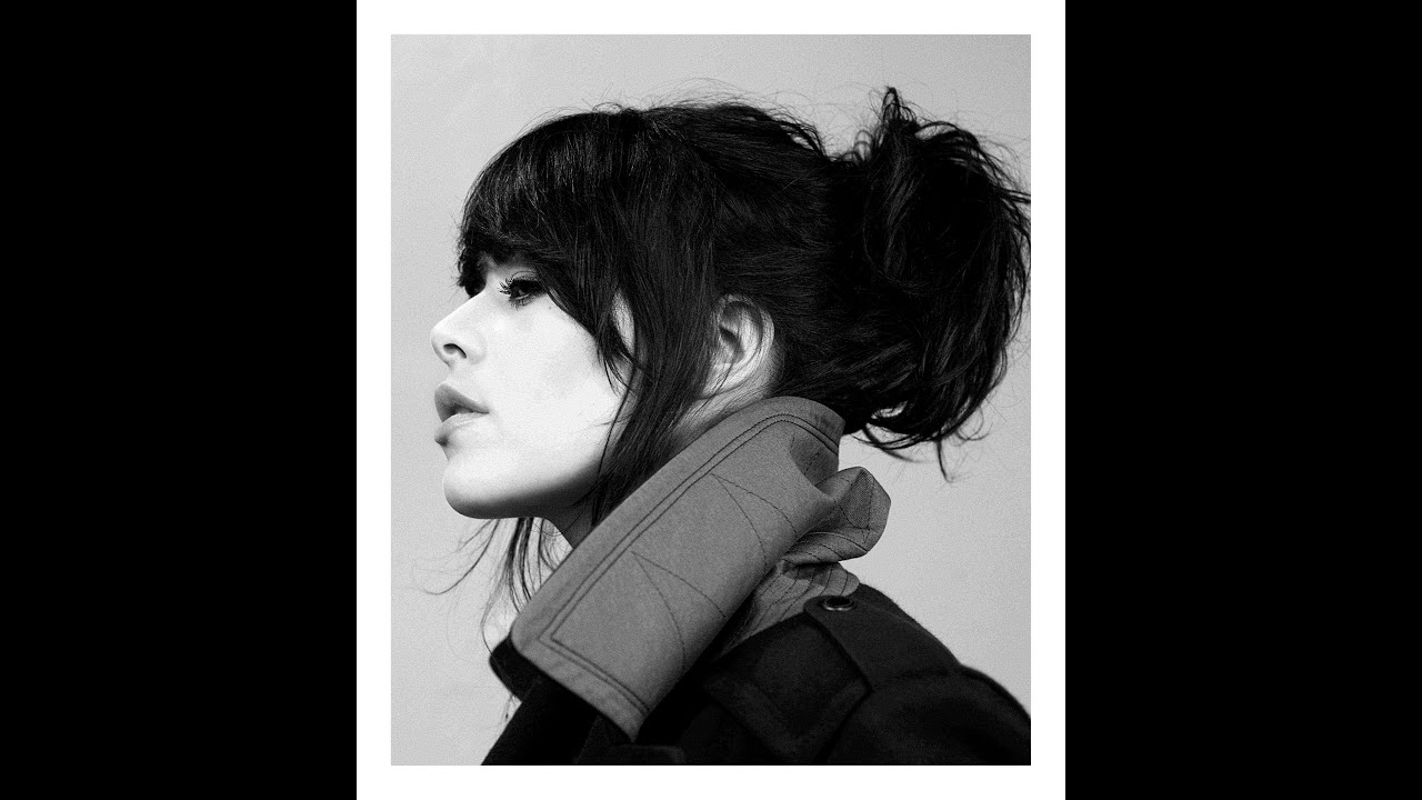 ALEX HEPBURN - WOMAN'S WORLD - COVER
