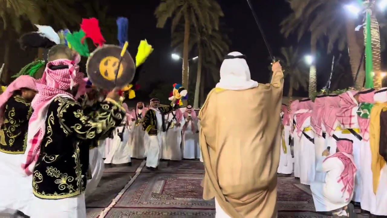 مشاركة اصحاب السمو الامراء بالعرضة السعودية في حفل عرضة زواج الامير فيصل بن بندر بن خالد الفيصل ..