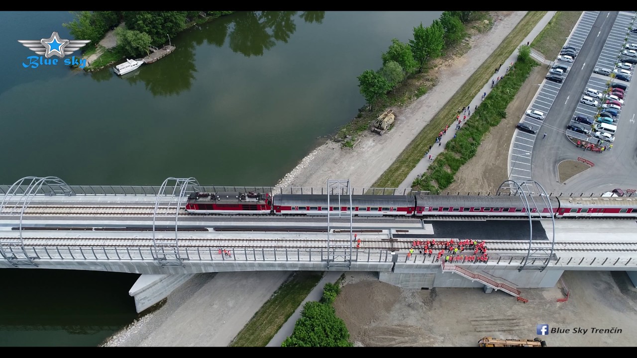 #19 Prejazd prvého vlaku cez nový železničný most v Trenčíne 23.5.2017