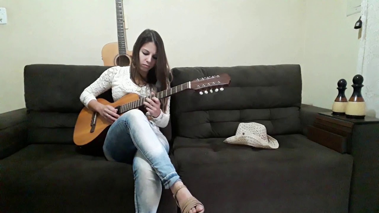 Ave Maria Tocada na Viola Caipira - Ariane Amorim
