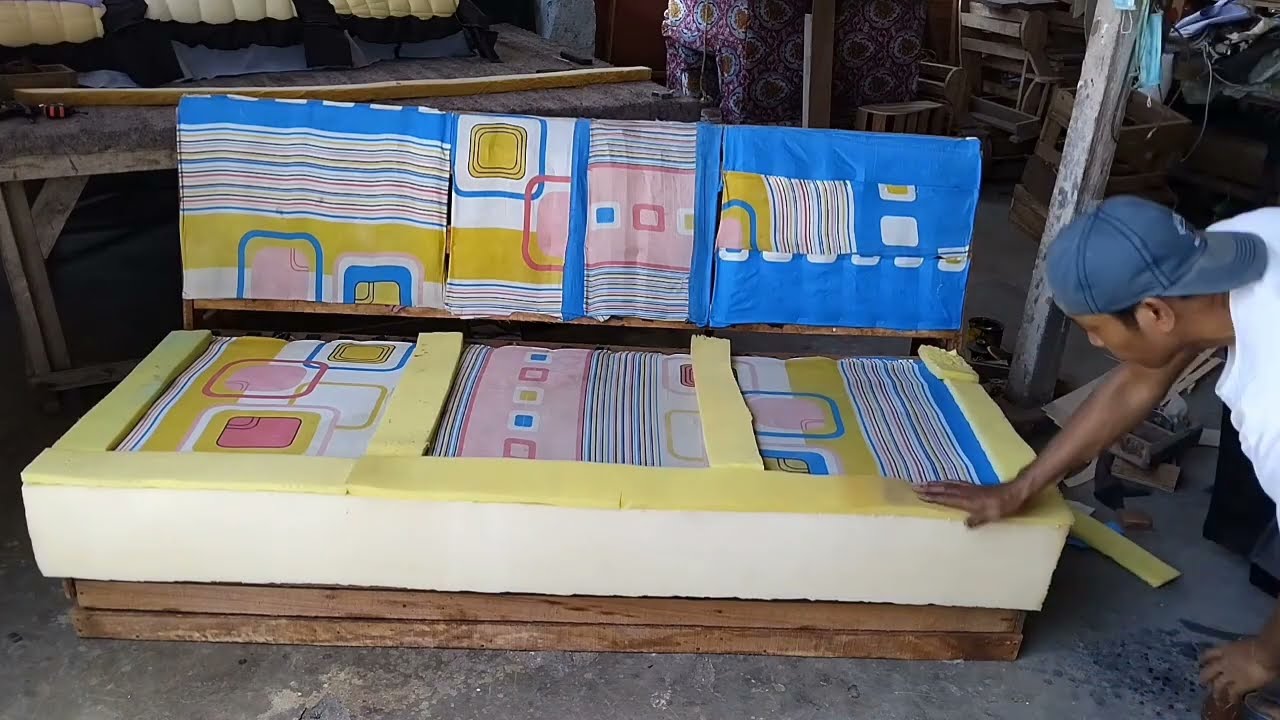 Making a Dacron three -seat sofa//membuat sofa Dakron tiga dudukan.