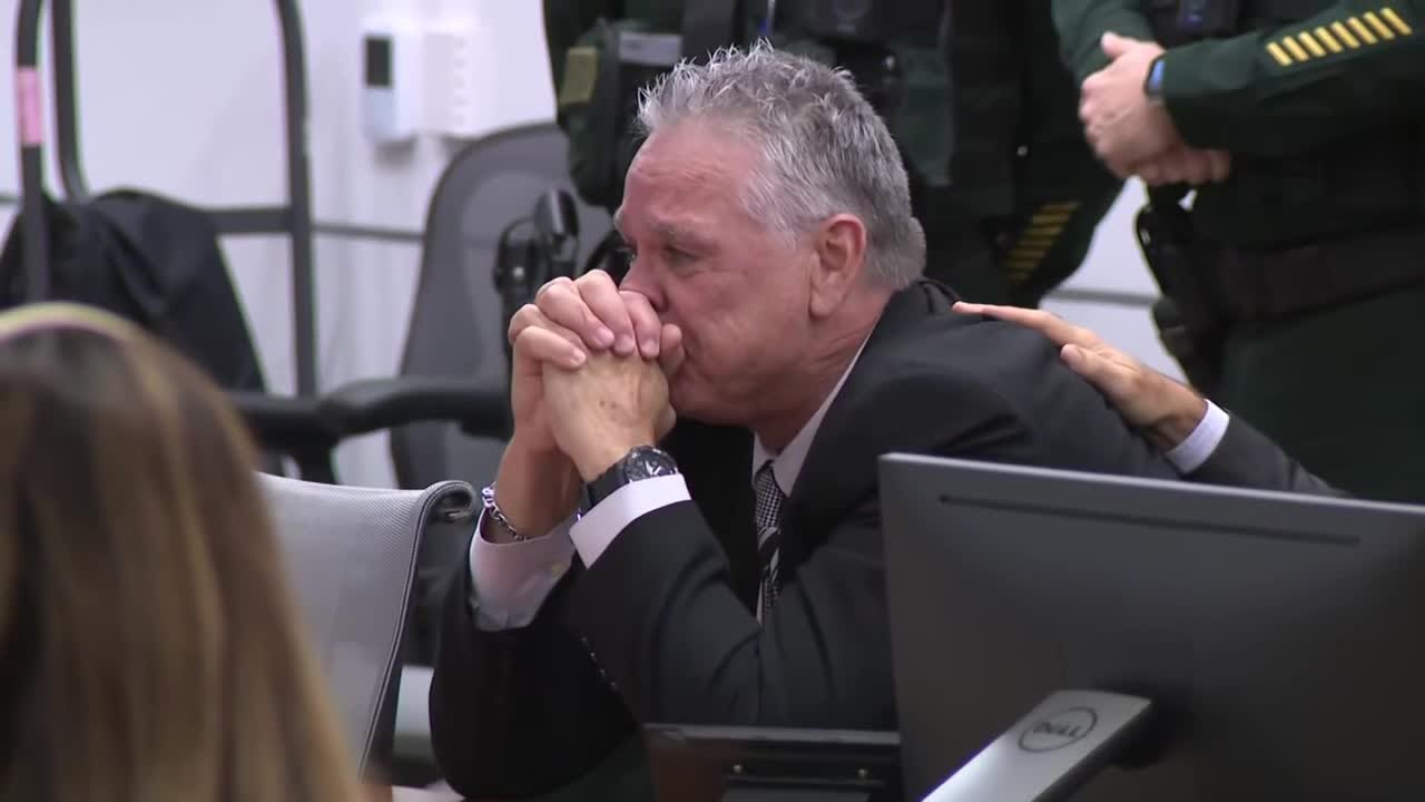 Scot Peterson cries as not guilty verdicts read in court
