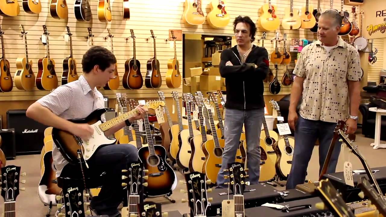 Пол Стэнли из Kiss в Norman's Rare Guitars