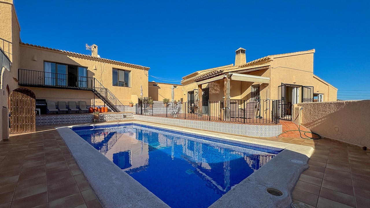 3 Bed, 2 Bath Villa with Pool and 2 Bed, 1 Bath Guest Apartment in El Pinar de Bédar (Almería)