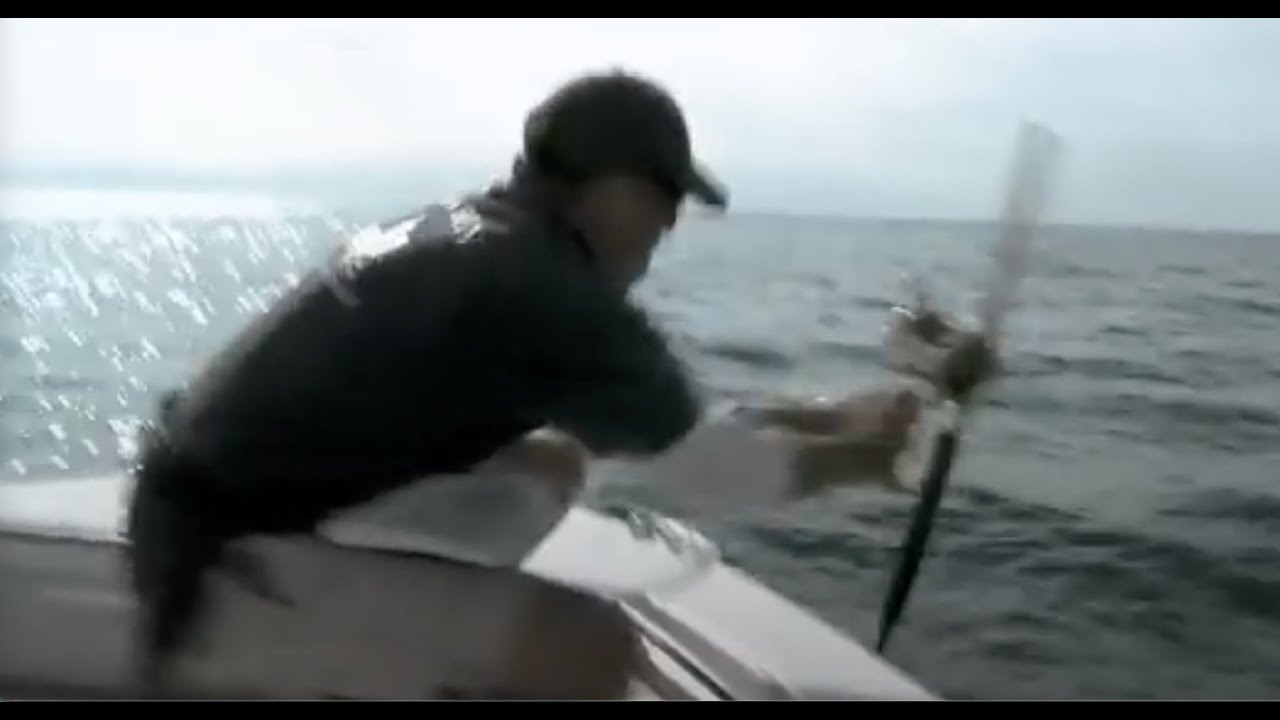 Wicked Tuna fishing almost GOES WRONG! - Lady angler battles BIG Bluefin On Stellwagen Bank!