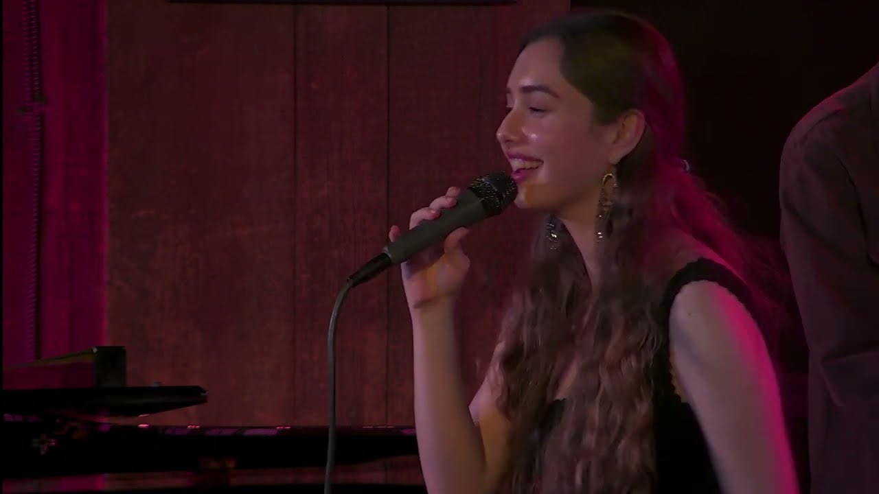 Anais Reno - Almost Like Being in Love