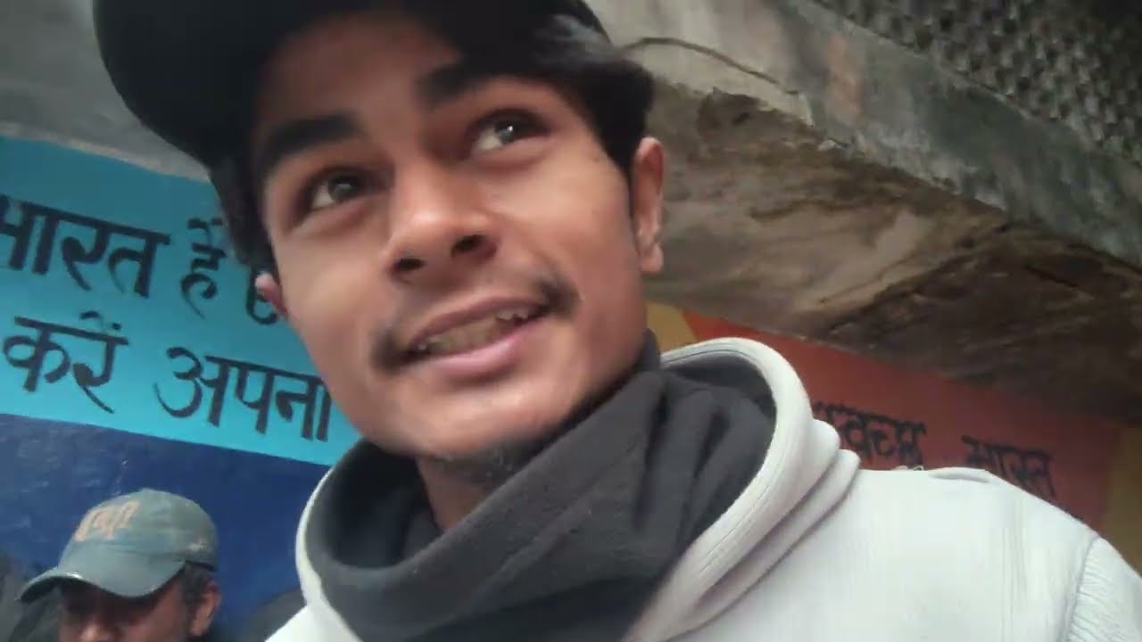 Aaj aasman se giri itni badhi barf 😱