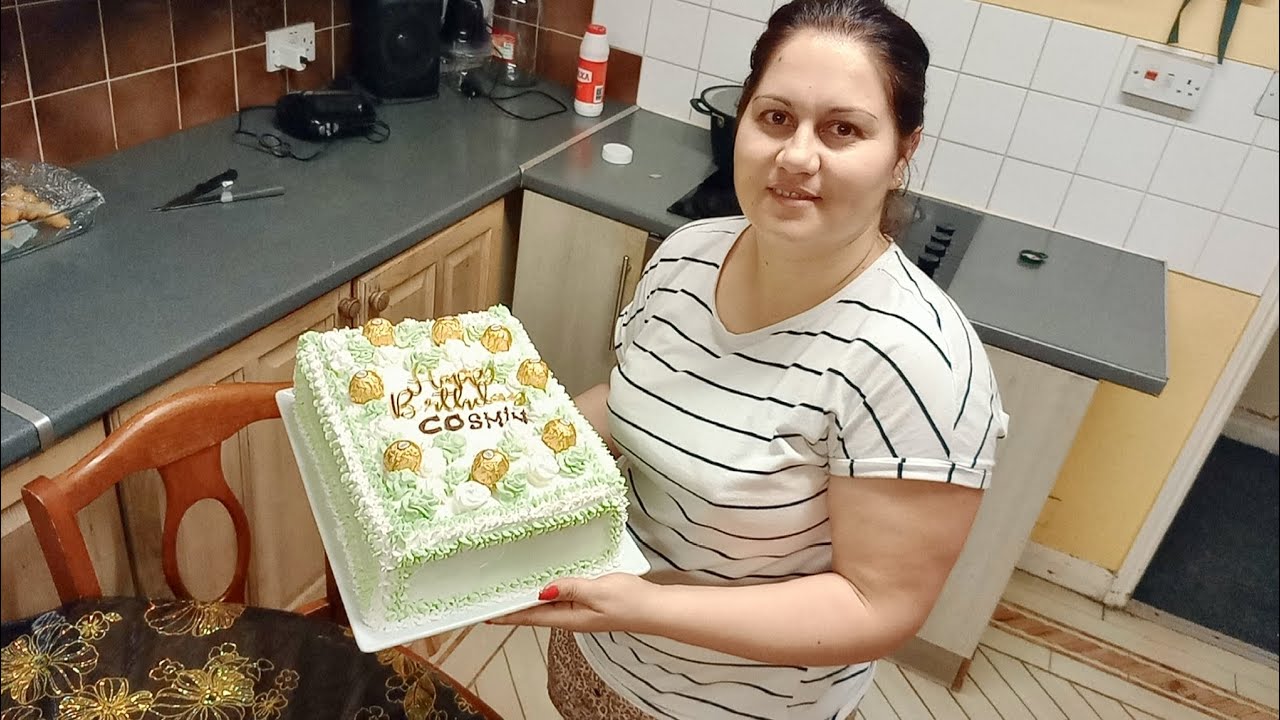 Gata și tortul lui Cosmin care împlinește mâine 8 ani la multi ani 