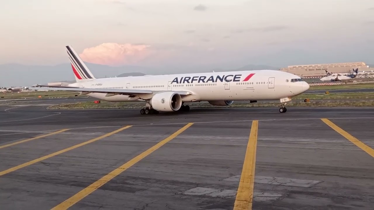 Boeing 777-300ER despegue México. #boeing777300er #boeing777 #emirates #airfrance