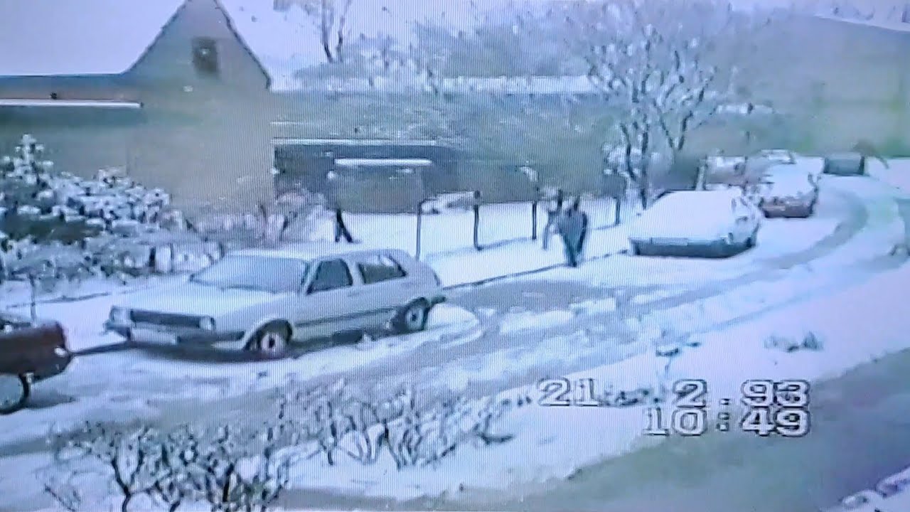 Verschneites Eggesin, Schneefegen und Schneeballwerfen am 21.02.1993