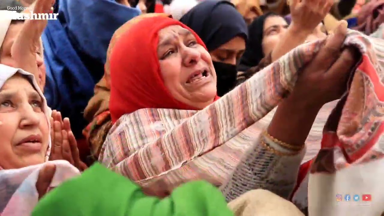 Shab-e-Meraj: Largest gathering held at Hazratbal; thousands throng Masjids, shrines
