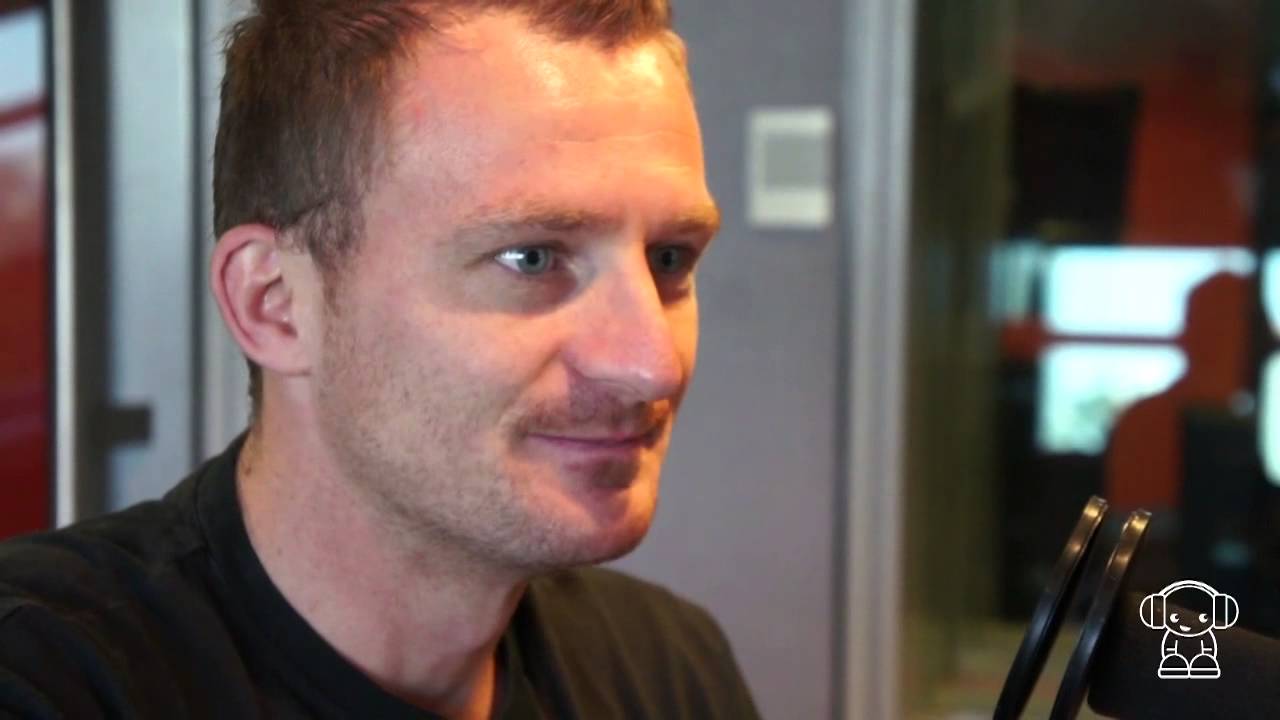 Roar star Besart Berisha sings Taylor Swift