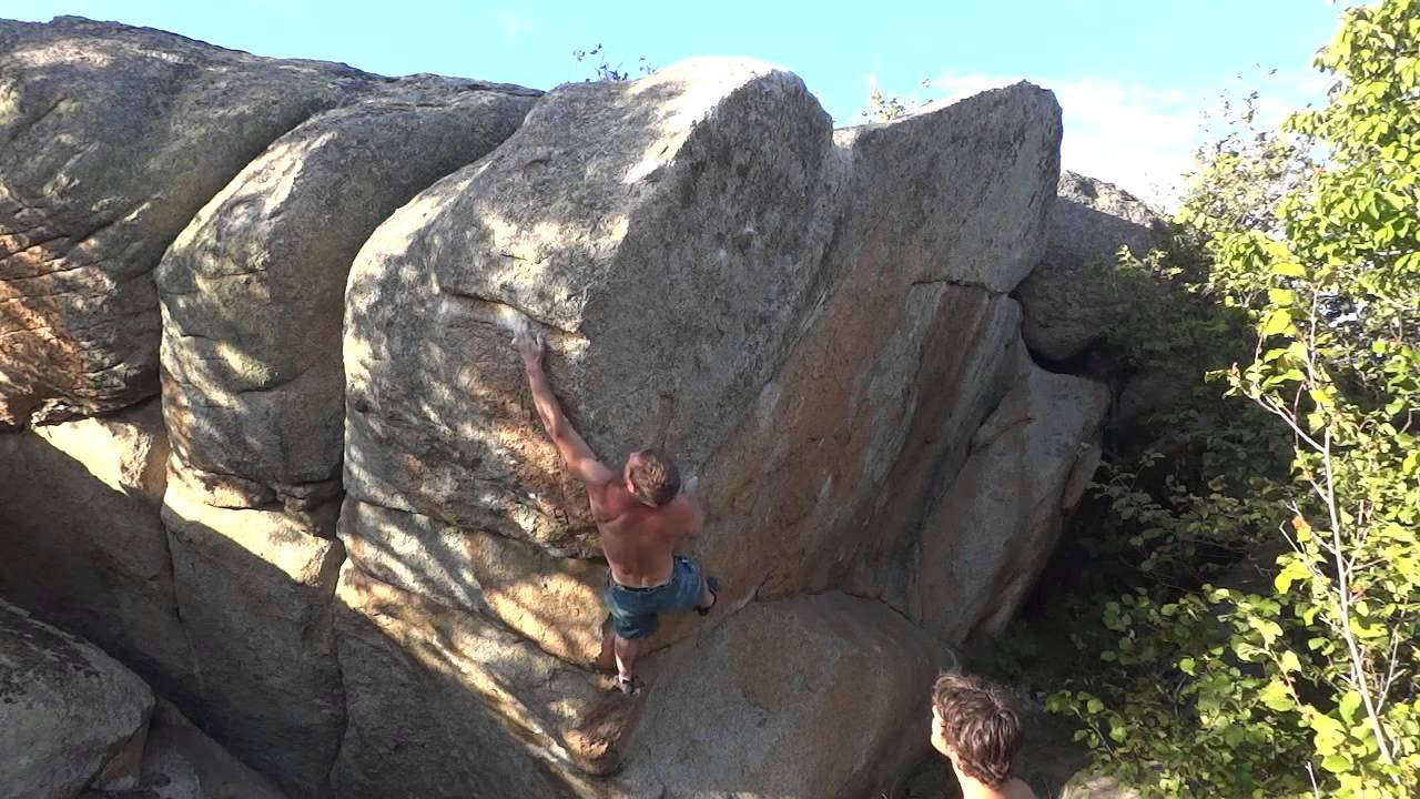 Rackam Targasonne 2014: Erotomecanics assis (8a+), Le trou du culte assis (8a)...