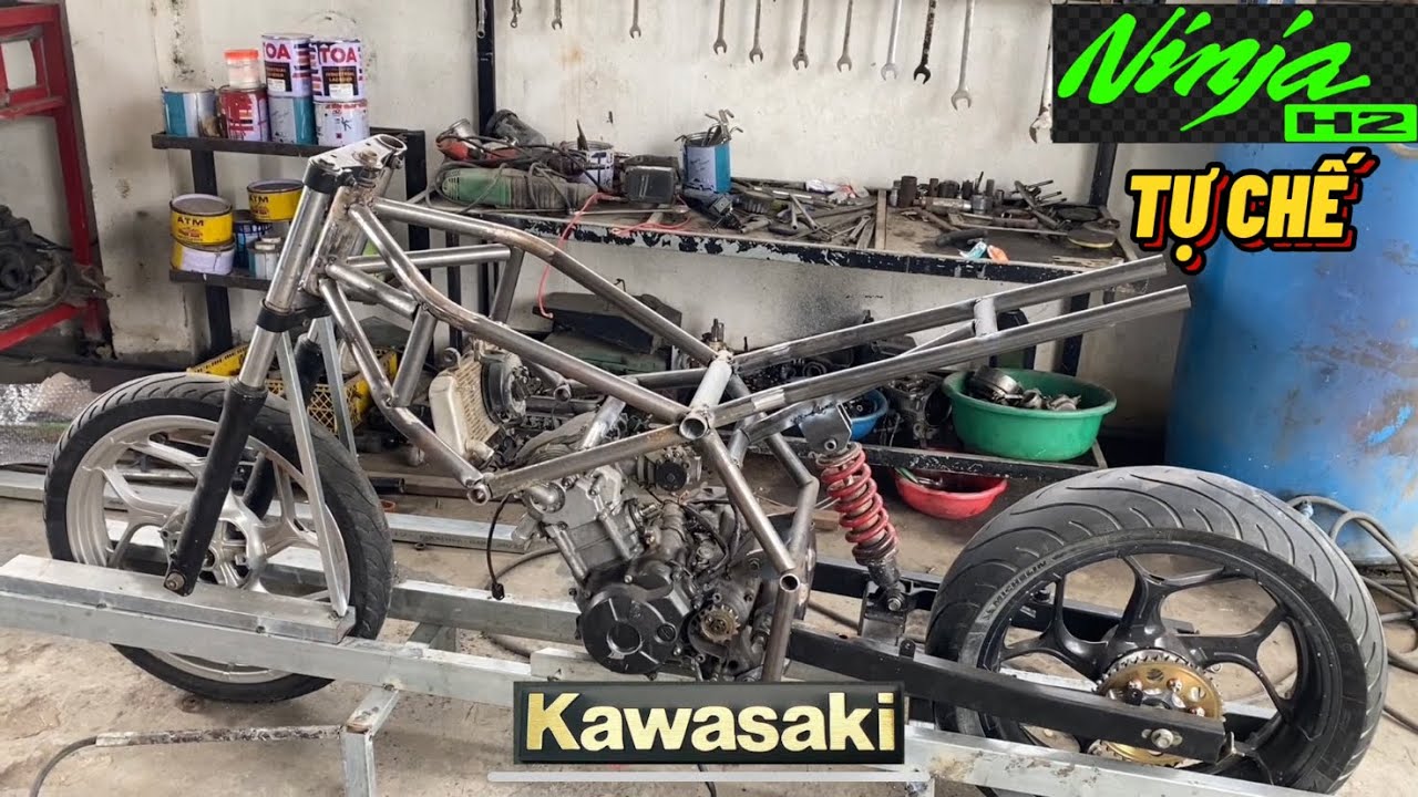 i built a kawasaki  H2 from a broken yamaha 150