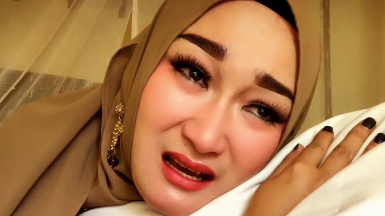 Henti Putri Intan (BBR) - Bulan Bulan Cinta