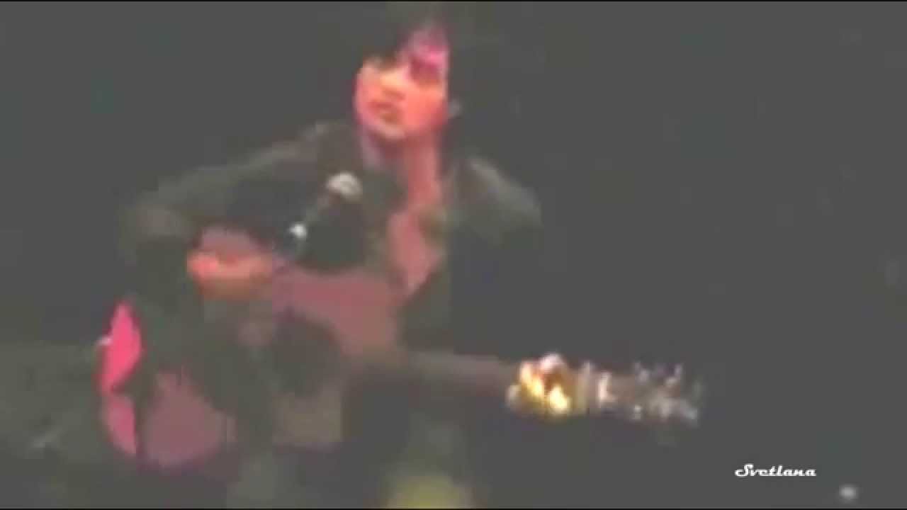 Robert Pattinson sings I was broken