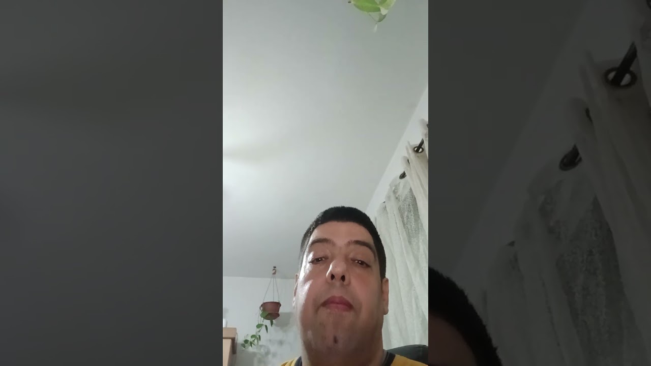 הוא לא באמת עסוק במלחמה האמת המכוערת שאת מספרת לעצמך