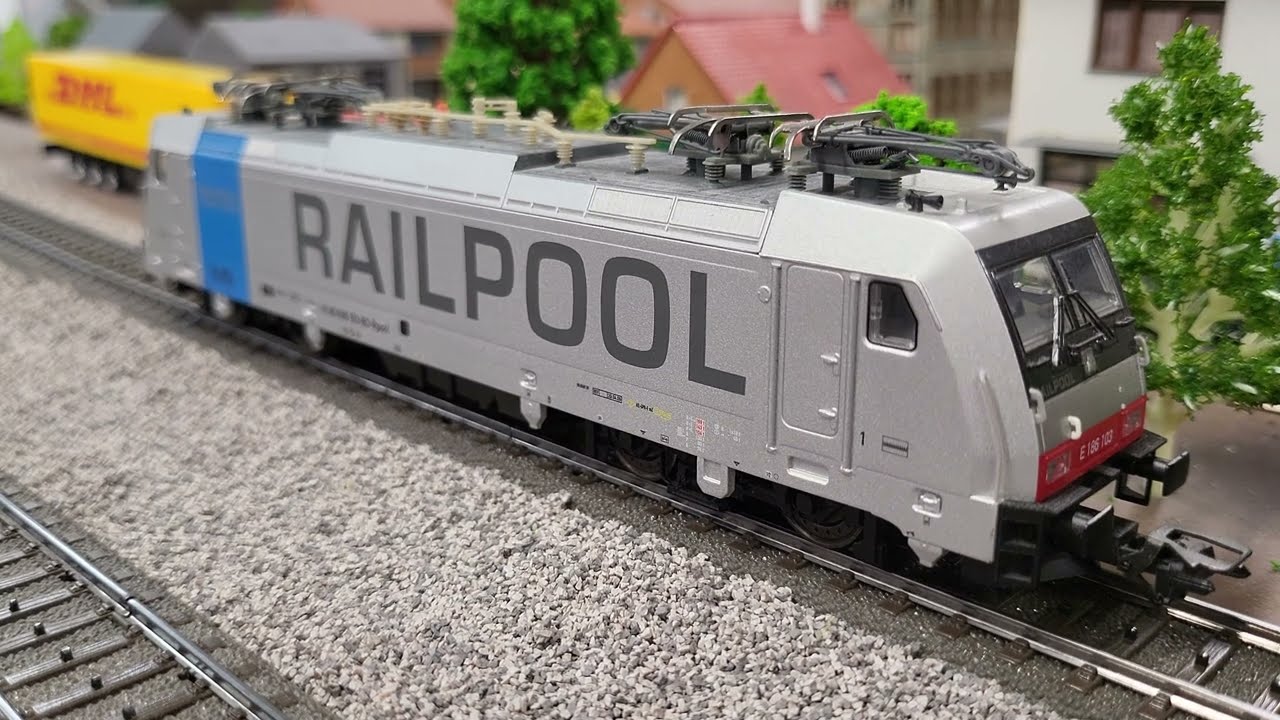 First Impressions: The Märklin BR186 Railpool from #29450   #märklin #modeltrains #railpool #BR186