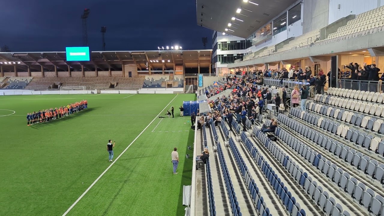 IK Sirius FKs damer tas emot på Studenternas IP