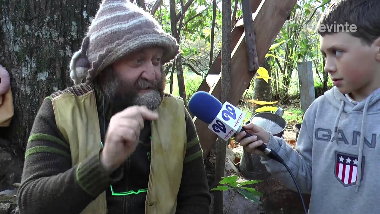 Nenos de Beariz entrevistan a Anxo Moure 03 12 2015