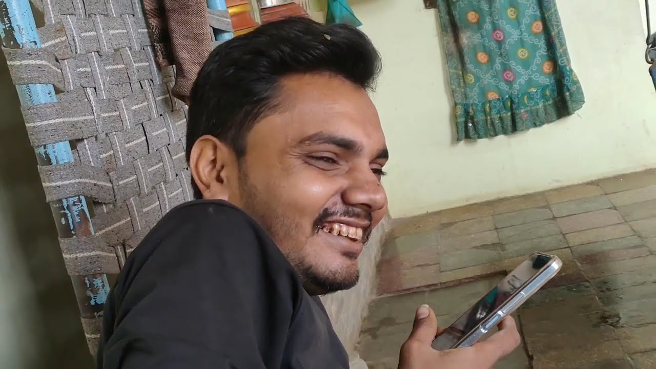 Gaon Pohoch Gaye 😍 New Ghare Me 