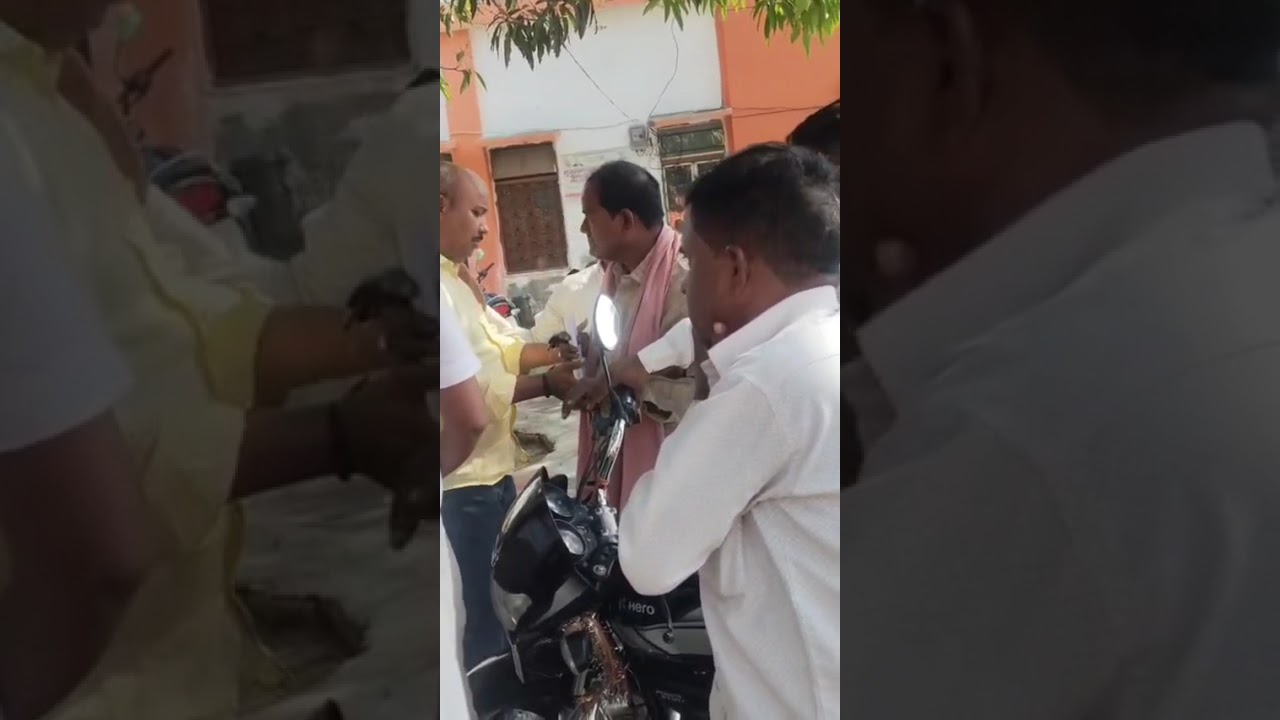 जोगिया ब्लाक में सचिव और प्रधान की नोंक-झोंक