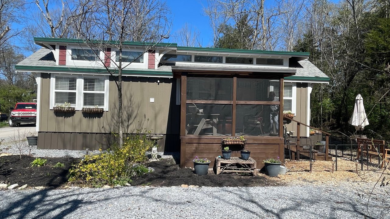 Часть 1: ПРОДАЕТСЯ 10x34 фута. Прекрасный крошечный дом в бирмингемском стиле на лесном участке. ...