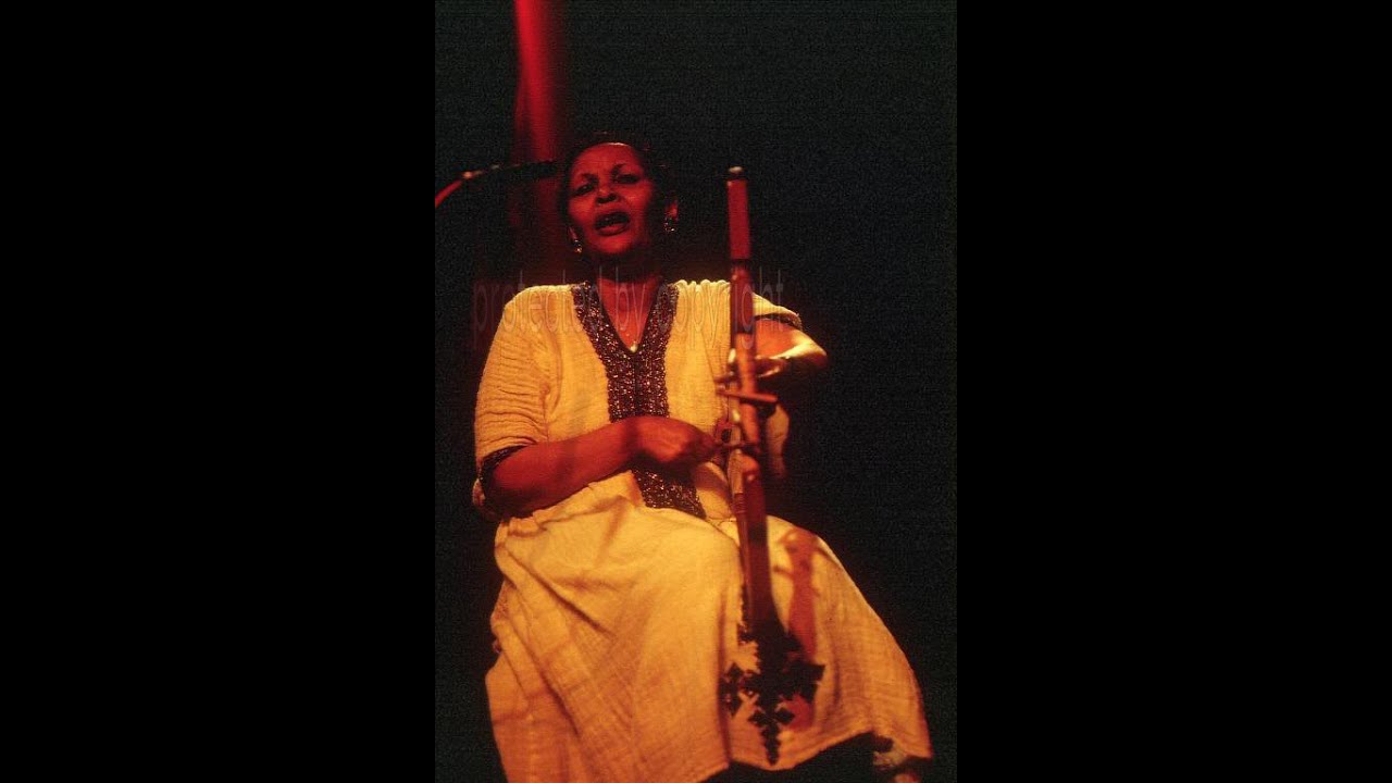 Asnakech Worku, Tizita, Tisita, a love song from Ethiopia played on the Krar, Lyra