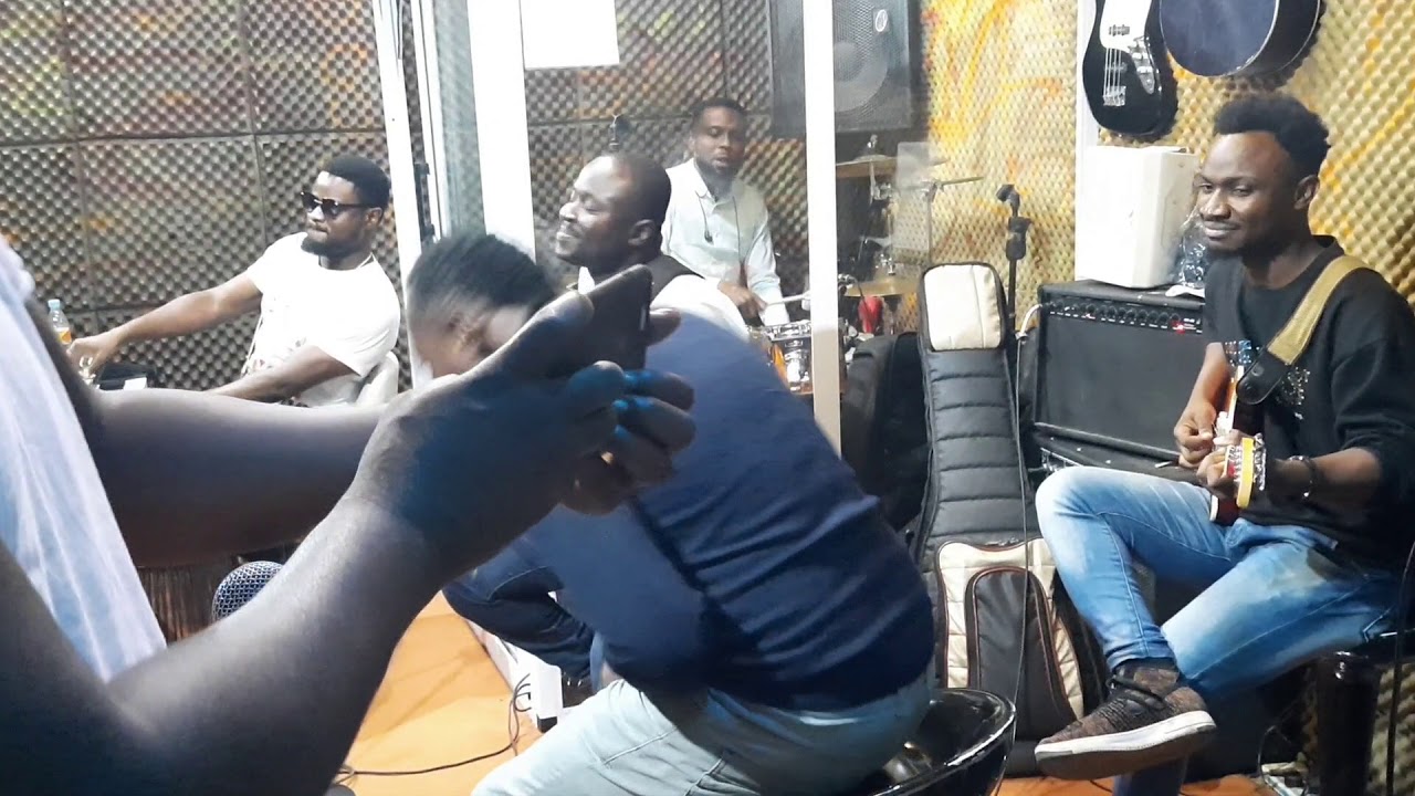 Yaa Amponsah Ghanaian highlife jam Session at Sawnd factory studio