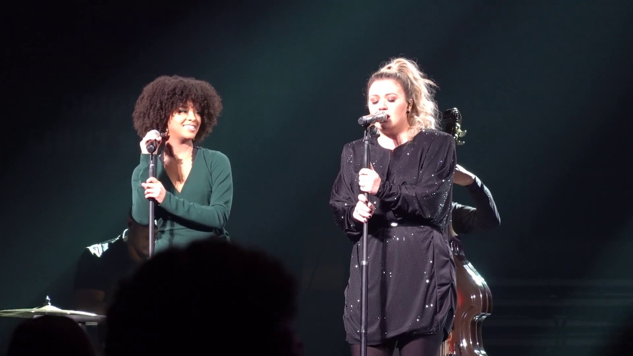 Kelly Clarkson & Lynnea Moorer - (2019-01-25) - idontwannabeyouanymore - Fresno, CA