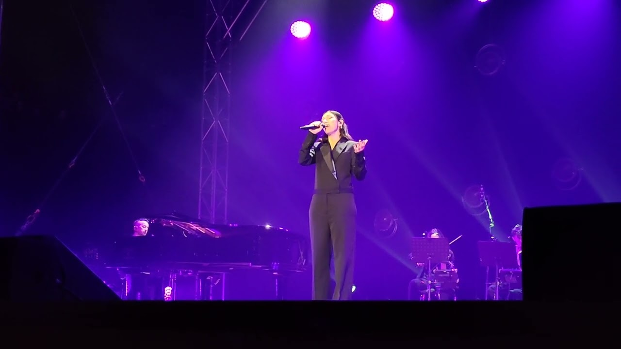 Elisa - Ancora qui @ An Intimate Night live Roma 29/12/2022