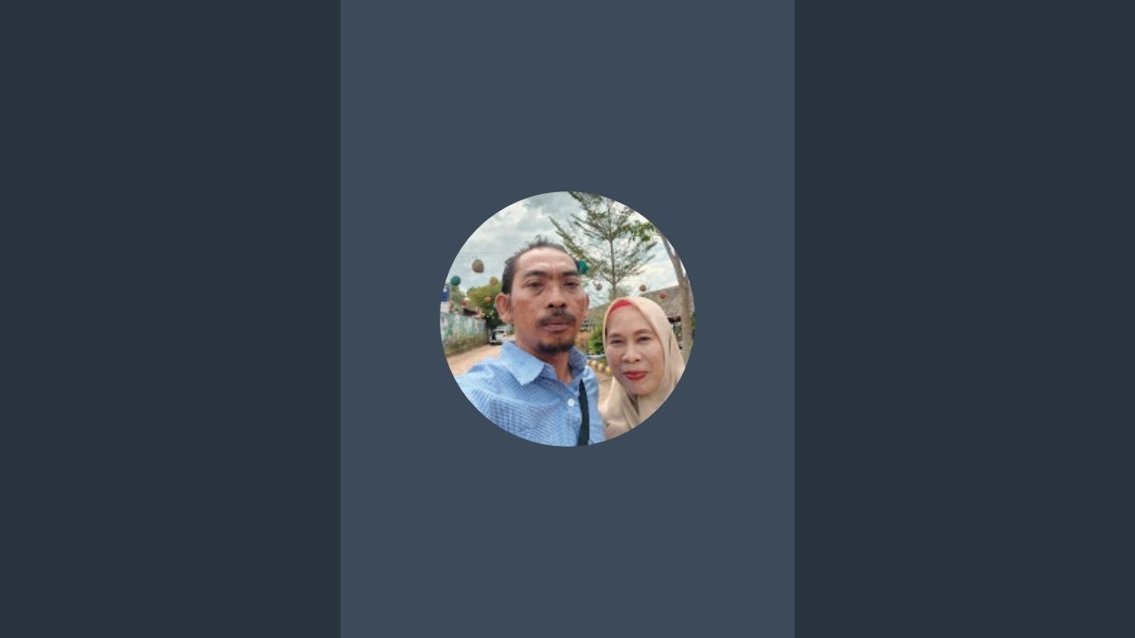 Ainal Ikrom kirom sedang live sekarang!