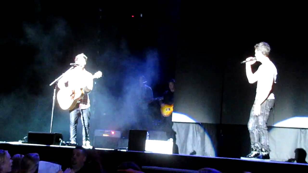 Jonas Brothers Acoustic Medley (Bristow 8.12.2010)