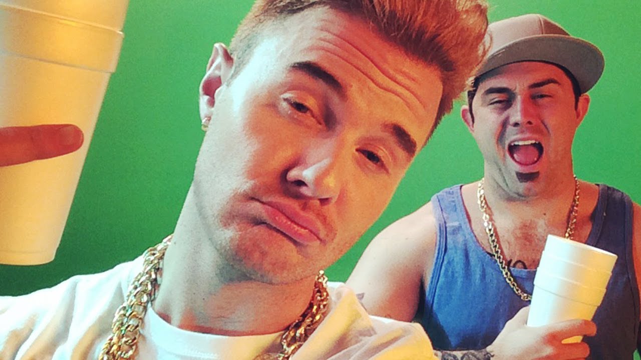 Justin Bieber and his Dad Addicted to Sizzurp!!! Vlog # 12